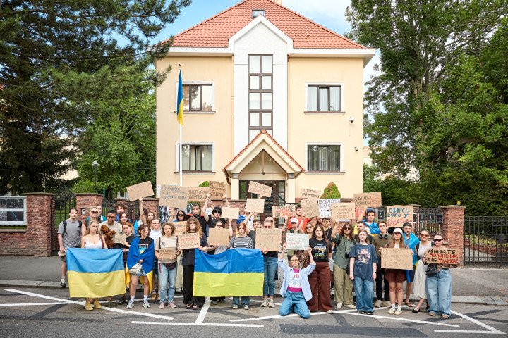 Ukrainians gather outside the Ukrainian Embassy during a solidarity rally in support of former Defense Minister Mykhailo Fedorov in Prague, Czechia, July 17, 2026. Ukrainians gather outside the Ukrainian Embassy during a solidarity rally in support of former Defense Minister Mykhailo Fedorov in Prague, Czechia, July 17, 2026.