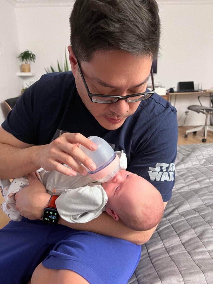 New York host and friend James helps out with the newborn. April 2022. Photo: Olesia Ostafiieva New York host and friend James helps out with the newborn. April 2022. Photo: Olesia Ostafiieva