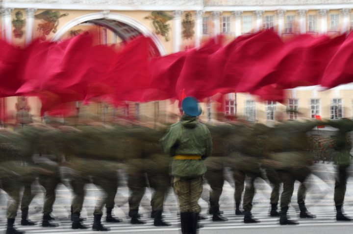 Participants take part in a rehearsal for the Victory Day military parade on Dvortsovaya Square in Saint Petersburg on April 22, 2025. (Source: Getty Images) Participants take part in a rehearsal for the Victory Day military parade on Dvortsovaya Square in Saint Petersburg on April 22, 2025. (Source: Getty Images)