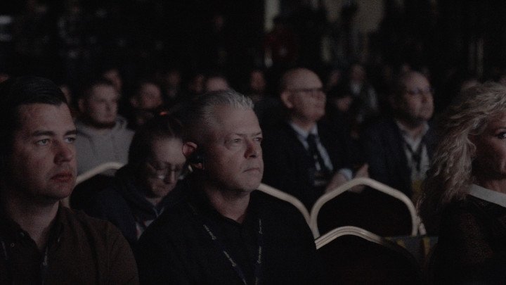 Miembros de la prensa, militares y la sociedad civil en el evento del 21 de noviembre de 2025 (Foto Nikolay Hrinenko / UNITED24 Media) Miembros de la prensa, militares y la sociedad civil en el evento del 21 de noviembre de 2025 (Foto Nikolay Hrinenko / UNITED24 Media)