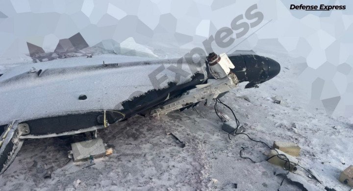 Jet-powered Shahed drone wreckage with visible hardpoint used to mount the R-60 missile. (Photo: Defense Express)