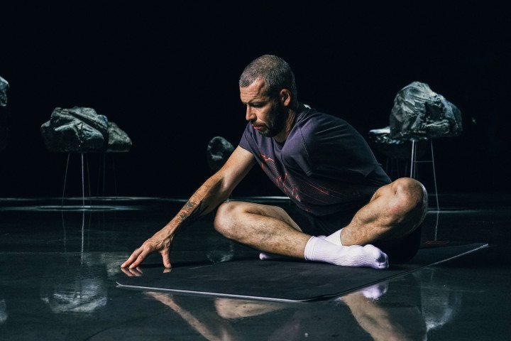 A Ukrainian veteran stretches during a rehabilitation routine. (Source: Amo Apps) A Ukrainian veteran stretches during a rehabilitation routine. (Source: Amo Apps)