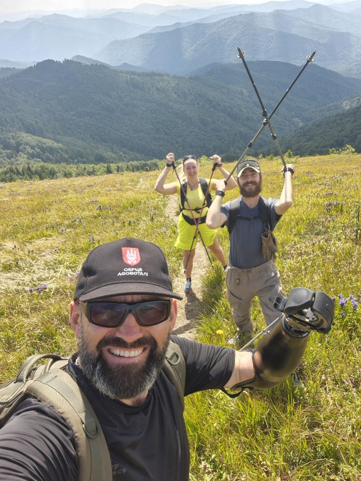 Dmytro and Olha with a fellow soldier. (Source: Dmytro’s personal archive)
