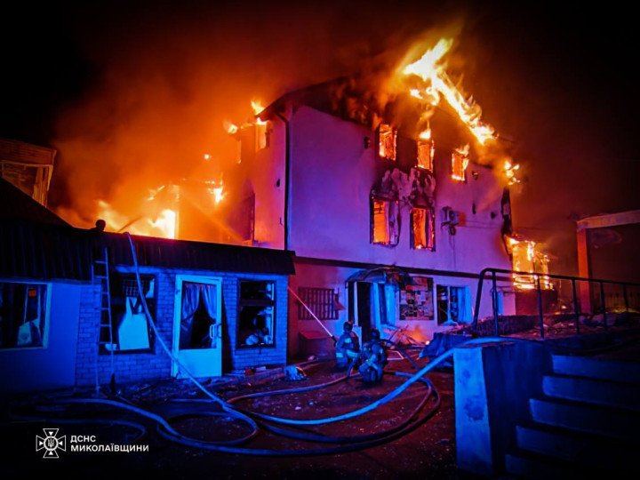 Residential house burning as a result of Russian missile strike on Mykolaiv on October 15. (Source: Mykolaiv region SES) Residential house burning as a result of Russian missile strike on Mykolaiv on October 15. (Source: Mykolaiv region SES)