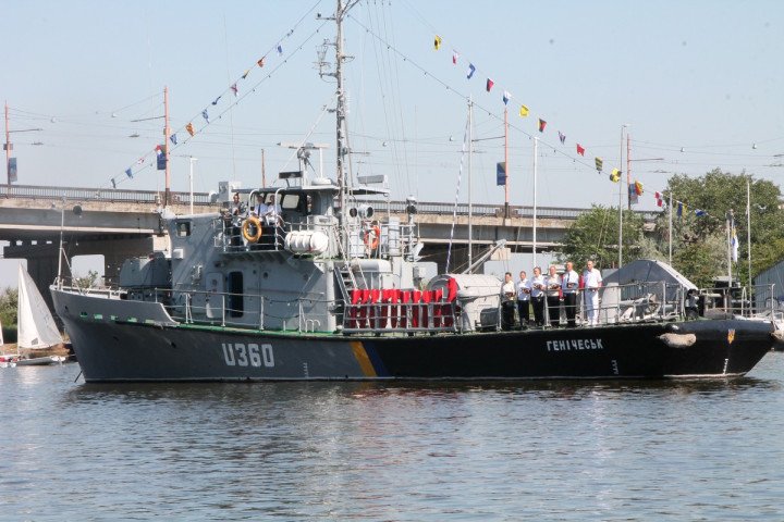 Redada de la Armada ucraniana al dragaminas Henichesk (U360). (Fuente: Wikimedia) Redada de la Armada ucraniana al dragaminas Henichesk (U360). (Fuente: Wikimedia)