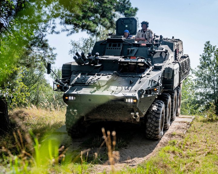 Canadian ambulance armored vehicle based on the LAV 6.0 ACSV. (Source: General Staff of the Armed Forces of Ukraine) Canadian ambulance armored vehicle based on the LAV 6.0 ACSV. (Source: General Staff of the Armed Forces of Ukraine)