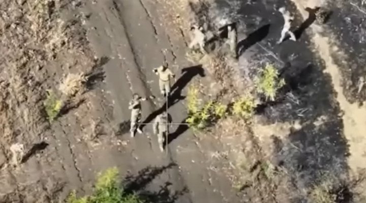 Soldiers from the 33rd Brigade of Ukraine captured on drone video how the Russian forces surrendered (Source: screenshot from Donbas Realities video) Soldiers from the 33rd Brigade of Ukraine captured on drone video how the Russian forces surrendered (Source: screenshot from Donbas Realities video)