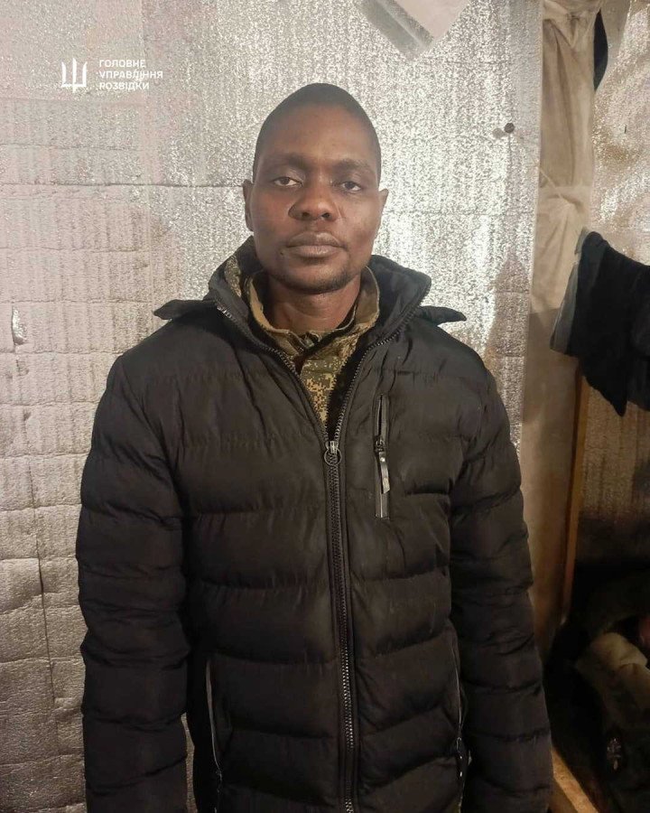 Nigerian national Ayebusiwa Olabode Victor after signing a contract with the Russian military. (Source: HUR) Nigerian national Ayebusiwa Olabode Victor after signing a contract with the Russian military. (Source: HUR)