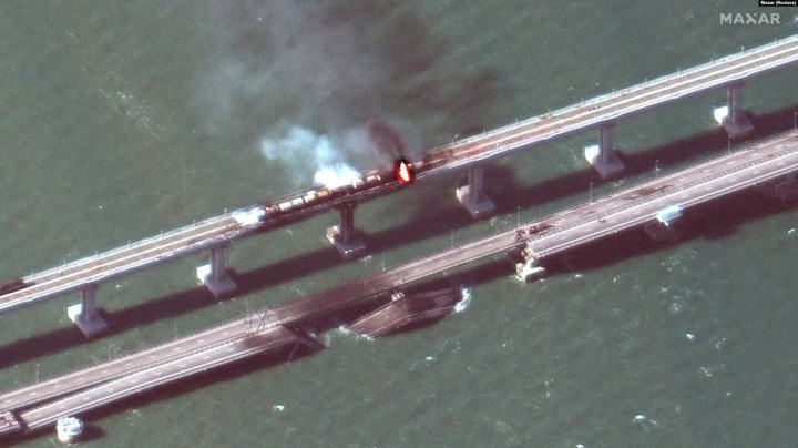 Fire on the Crimean Bridge in October 8, 2022. (Source: Miltarnyi) Fire on the Crimean Bridge in October 8, 2022. (Source: Miltarnyi)