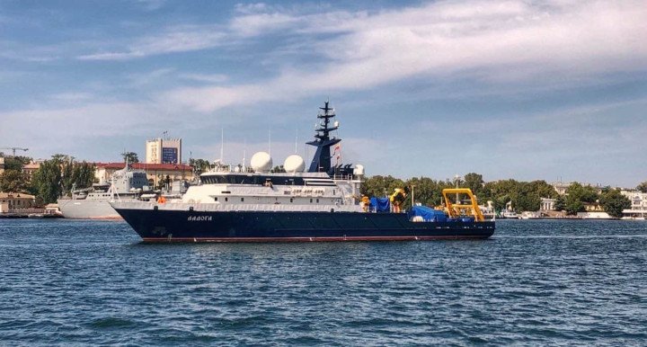 Project 11982 research vessel Lagoda in temporarily occupied Sevastopol. (Source: Defense Express)