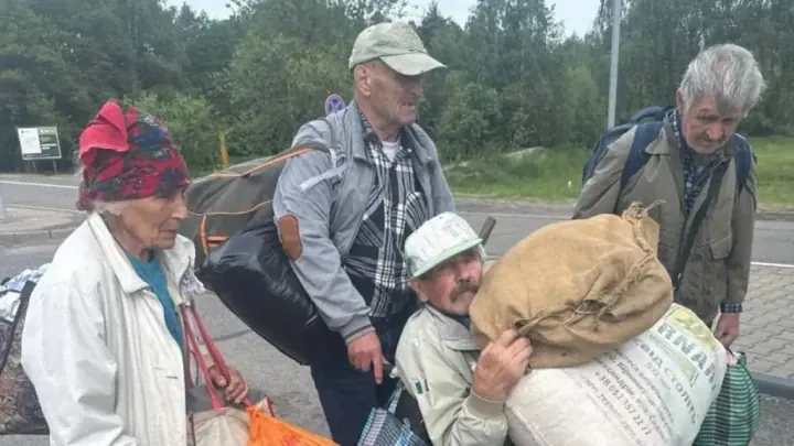 Vladyslav's grandfather's brother, who died in 2025, and the residents of Oleshky as they attempt to evacuate the city. (Source: Telegram)