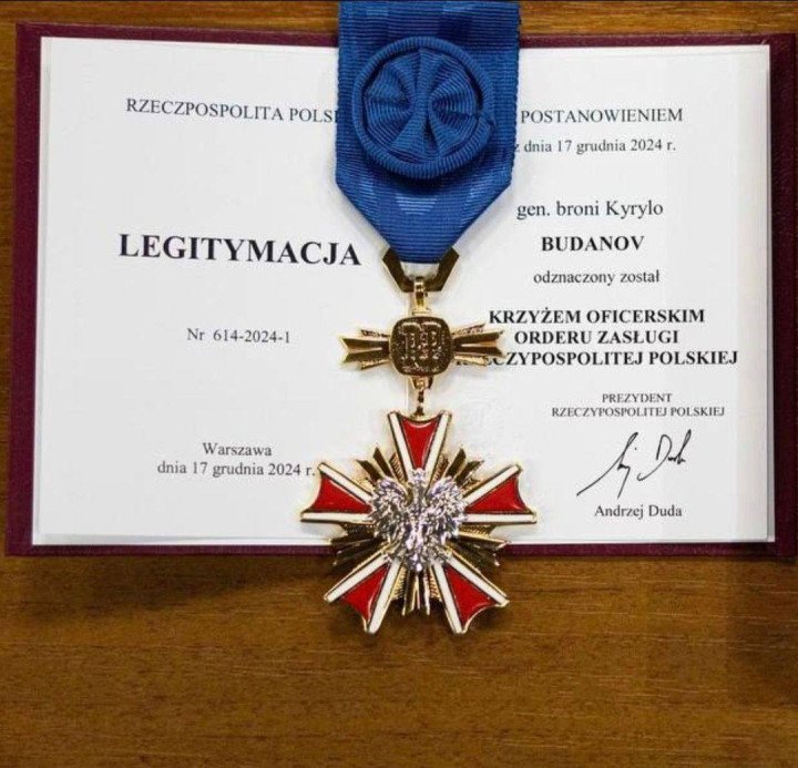 The Gold Officer’s Cross of the Order of Merit of the Republic of Poland awarded to Kyrylo Budanov by Polish President Andrzej Duda in December 2024. (Source: Budanov/Telegram)