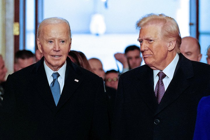 El presidente de Estados Unidos, Joe Biden (izquierda), y el presidente electo, Donald Trump, llegan a la ceremonia de toma de posesión, en la que Donald Trump jurará su cargo como 47.º presidente de Estados Unidos. (Foto de MELINA MARA/POOL/AFP a través de Getty Images) El presidente de Estados Unidos, Joe Biden (izquierda), y el presidente electo, Donald Trump, llegan a la ceremonia de toma de posesión, en la que Donald Trump jurará su cargo como 47.º presidente de Estados Unidos. (Foto de MELINA MARA/POOL/AFP a través de Getty Images)