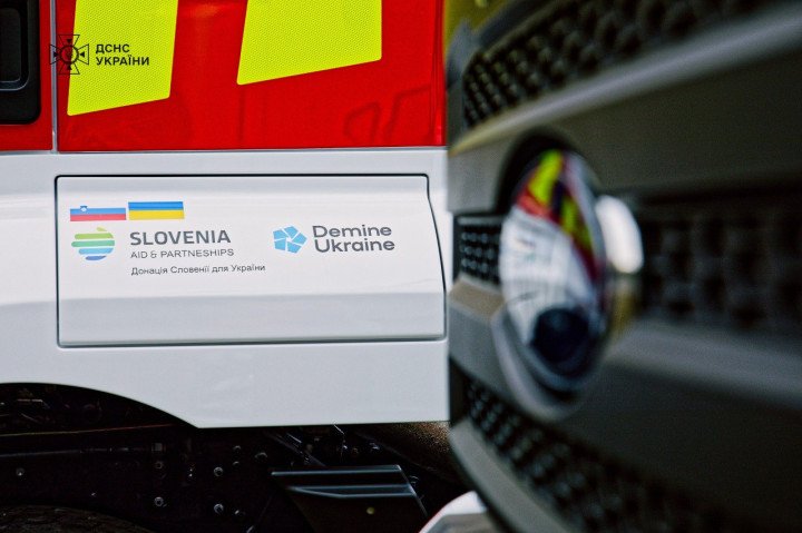 Ford Trucks 3542T trucks, donated to Ukraine by Slovenia, October 24. (Source: SES) Ford Trucks 3542T trucks, donated to Ukraine by Slovenia, October 24. (Source: SES)