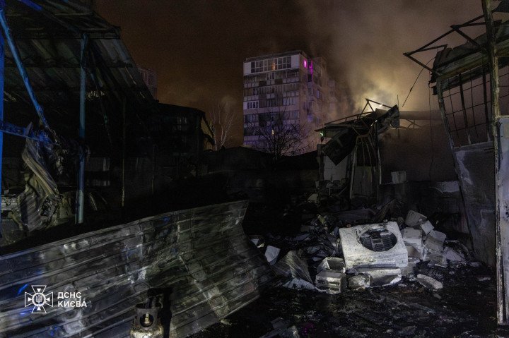 Aftermath of an explosion at a garage complex or industrial area in Kyiv. (Photo: Kyiv Emergency Service)