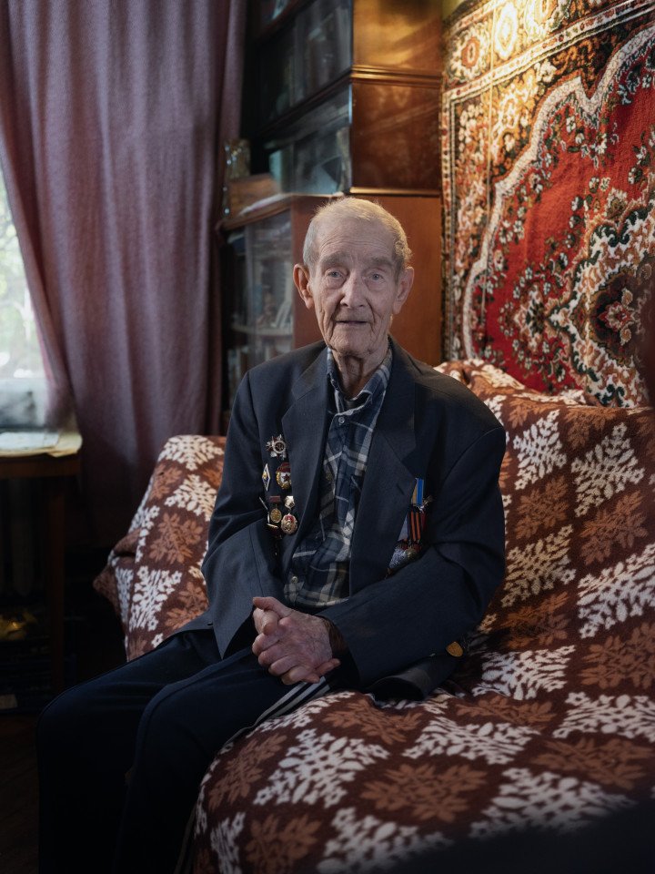 Volodymyr Overko, 98, World War II veteran, in his home in Kyiv. Photo: Josh Olley Volodymyr Overko, 98, World War II veteran, in his home in Kyiv. Photo: Josh Olley