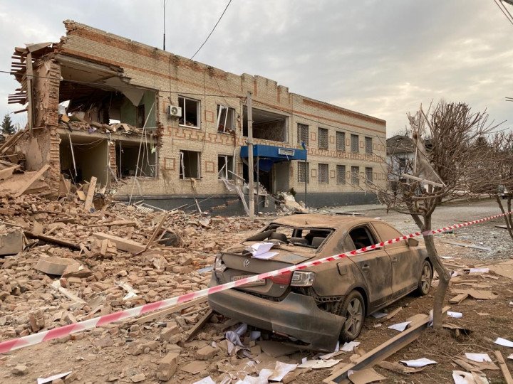 View of damage in Bilopillia, Sumy Region, after a Russian Su‑35 dropped KAB bombs on 24 March 2023, killing two civilians and injuring ten. The strike destroyed or damaged multiple civilian buildings, including a school, nursery, and apartment blocks. (Source: Suspilne Sumy / Office of the Prosecutor General of Ukraine) View of damage in Bilopillia, Sumy Region, after a Russian Su‑35 dropped KAB bombs on 24 March 2023, killing two civilians and injuring ten. The strike destroyed or damaged multiple civilian buildings, including a school, nursery, and apartment blocks. (Source: Suspilne Sumy / Office of the Prosecutor General of Ukraine)
