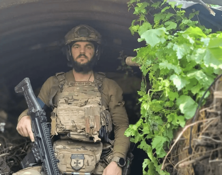 A Ukrainian defender at the UNBROKEN Center in Lviv continues his rehabilitation after surviving a severe frontline injury. (Source: First Medical Association)