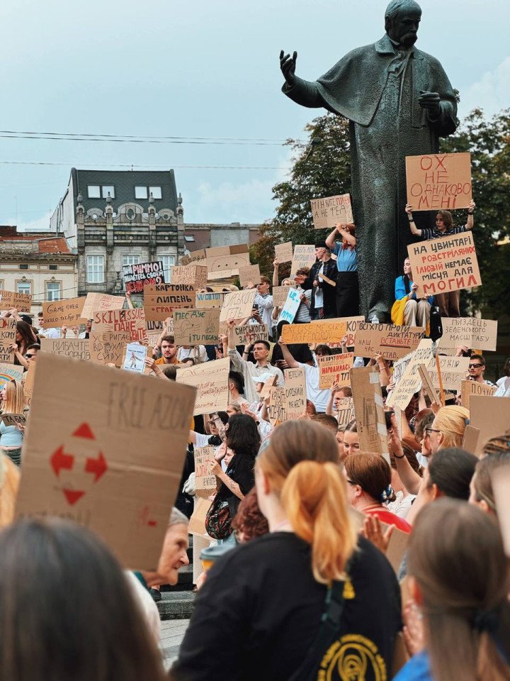 Protesters gather near the Taras Shevchenko monument in Lviv to demand Mykhailo Fedorov’s return on July 18, 2026. (Source: Serhii Sternenko/Telegram) Protesters gather near the Taras Shevchenko monument in Lviv to demand Mykhailo Fedorov’s return on July 18, 2026. (Source: Serhii Sternenko/Telegram)