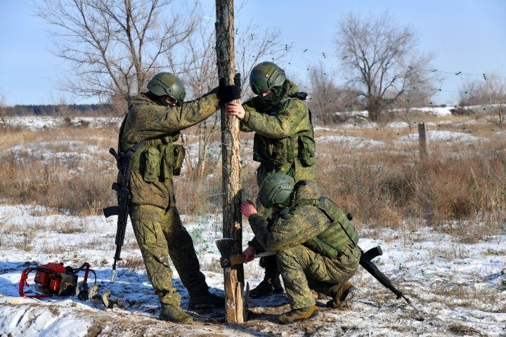 A military training exercise held by an engineer unit of the Russian Southern Military District, January 19, 2026. (Photo by Arkadii Budnitskii/Anadolu via Getty Images)