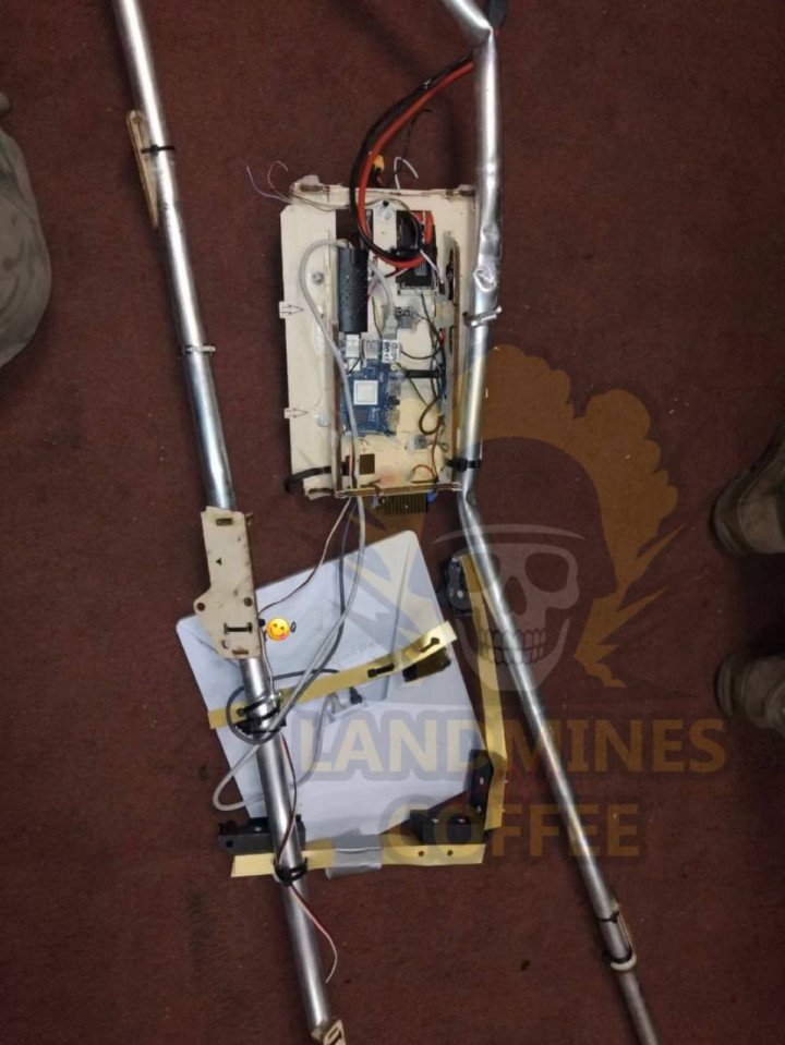 Improvised mounting frame and electronics used to install a Starlink terminal on a downed Russian Molniya drone. (Source: Mines and Coffee with Sandwiches)