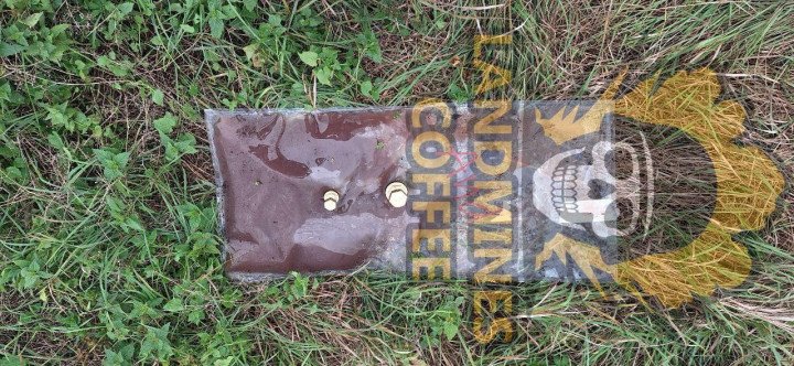 Container with red-brown incendiary mixture—likely napalm—used in the new Geran-2 warhead variant. (Source: Mіny ta kava z kanapkamy)