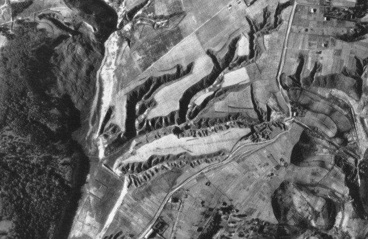 Luftwaffe aerial photograph of Babyn Yar, 1943. (Source: US Holocaust Memorial Museum) Luftwaffe aerial photograph of Babyn Yar, 1943. (Source: US Holocaust Memorial Museum)