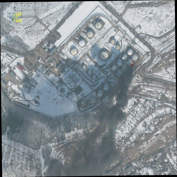 Fire at the Saratov oil refinery following a Ukrainian drone strike, March 21, 2026. (Source: Exilenova+)