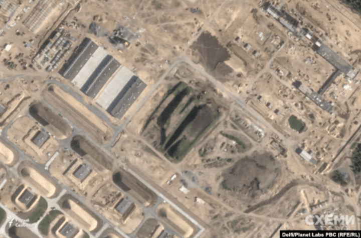 Western, largest construction site of the military facility near the village of Pavlivka. Satellite image dated August 13, 2025. (Source: Radio Svoboda)