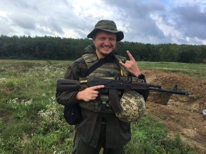 Apenas unos días después de la invasión rusa a gran escala, Vitalii Veres se unió a las filas de la Guardia Nacional Ucraniana. Foto: Facebook/ Vitalii Veres