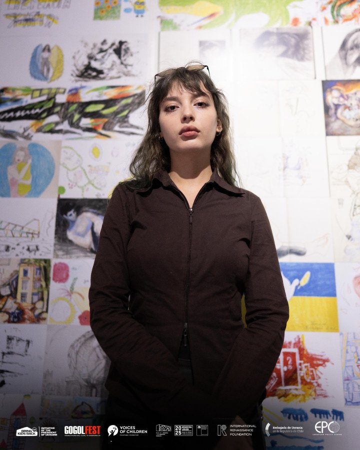 Marta, una joven de 18 años de Donetsk, estudiaba a distancia en una escuela ucraniana. (Fuente: Bring Kids Back UA)