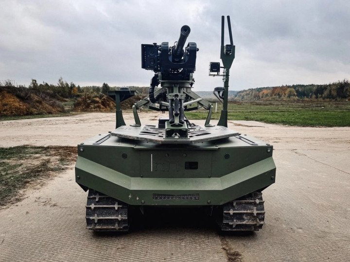 Front view of the German GEREON unmanned ground vehicle equipped with the Ukrainian SABER remotely operated combat module. (Photo: ARX Robotics) Front view of the German GEREON unmanned ground vehicle equipped with the Ukrainian SABER remotely operated combat module. (Photo: ARX Robotics)