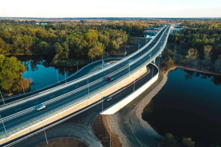 Aerial view of the new 628-meter bridge across Desna river. (Source: Maksym Shkil / Facebook) Aerial view of the new 628-meter bridge across Desna river. (Source: Maksym Shkil / Facebook)