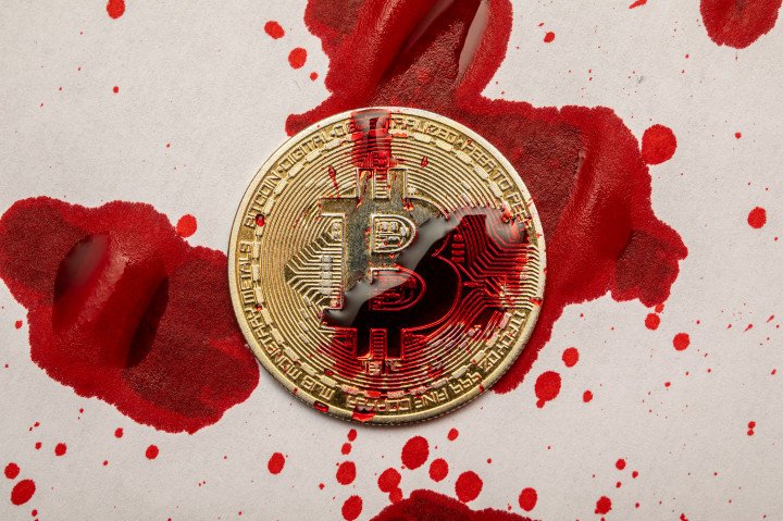سکه Cryptocurrency Cryptocurrency پوشیده از خون جعلی (منبع: Romain Costaseca و Hans Lucas از طریق Getty Images) سکه Cryptocurrency Cryptocurrency پوشیده از خون جعلی (منبع: Romain Costaseca و Hans Lucas از طریق Getty Images)