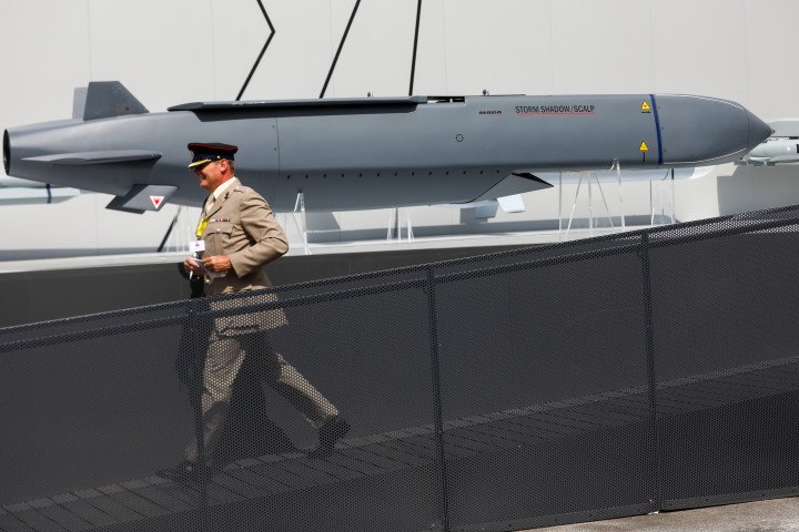An attendee walks past a Storm Shadow/Scalp missile, developed by MBDA Inc., on day two of the Farnborough International Airshow (FIA) 2018 in Farnborough, UK on Tuesday, July 17, 2018. The air show, a biannual showcase for the aviation industry, runs until July 22. (Source: Getty Images) An attendee walks past a Storm Shadow/Scalp missile, developed by MBDA Inc., on day two of the Farnborough International Airshow (FIA) 2018 in Farnborough, UK on Tuesday, July 17, 2018. The air show, a biannual showcase for the aviation industry, runs until July 22. (Source: Getty Images)