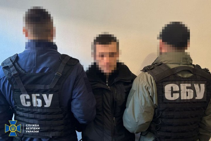 The Security Service of Ukraine has detained nine FSB agents who were preparing terrorist attacks in central and eastern regions of Ukraine. Among those detained were five minors, aged 14 to 15. (Source: SBU) The Security Service of Ukraine has detained nine FSB agents who were preparing terrorist attacks in central and eastern regions of Ukraine. Among those detained were five minors, aged 14 to 15. (Source: SBU)