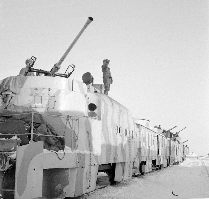Un tren blindado finlandés equipado con cañones antiaéreos Bofors de 40 mm cerca de Petrozavodsk, febrero de 1942. (Foto: Fuente abierta)