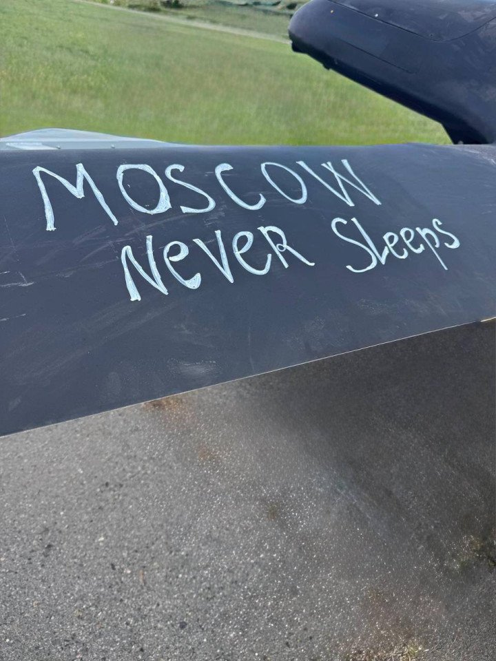 “Moscow Never Sleeps” written on a Ukrainian drone ahead of a long-range strike operation targeting Moscow region, May 2026. (Source: Brovdi.Art/Facebook)