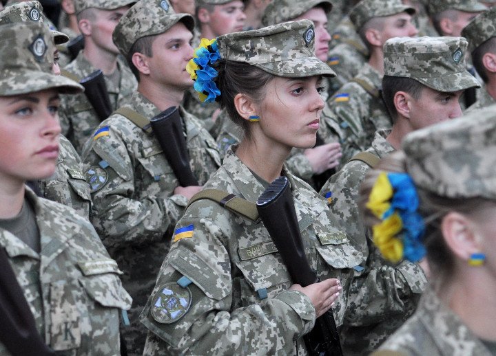 Women soldier during a parade rehearsal in Kyiv, dedicated to the Independence Day of Ukraine, 2015 (Source: Getty Images) Women soldier during a parade rehearsal in Kyiv, dedicated to the Independence Day of Ukraine, 2015 (Source: Getty Images)