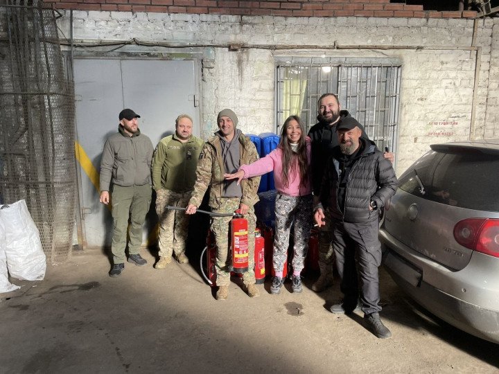 Diana Shakirova delivers aid to the military. Photo from Diana’s personal archive