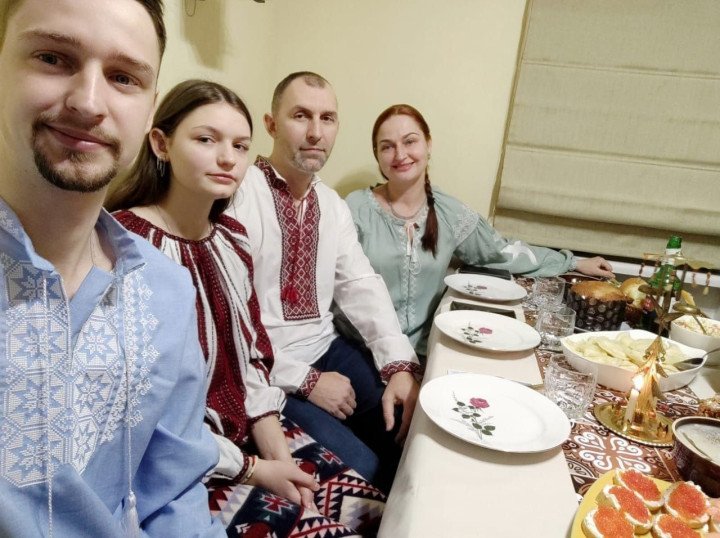 Ovsii with his family. Photo: Ovsii.