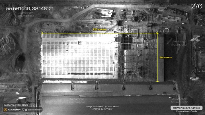 Imagen satelital que muestra la construcción de un hangar de $90 \times 220 \text{ metros}$ en el aeródromo ruso de Ramenskoye, cerca de Moscú. (Foto: AviVector) Imagen satelital que muestra la construcción de un hangar de $90 \times 220 \text{ metros}$ en el aeródromo ruso de Ramenskoye, cerca de Moscú. (Foto: AviVector)