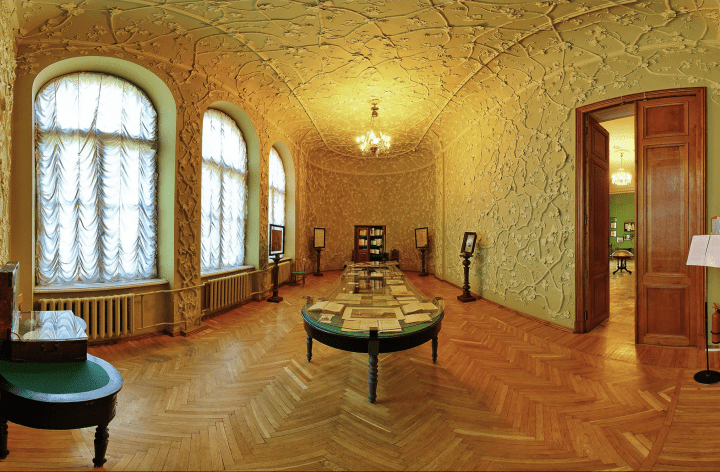 Exposition hall dedicated to literary life in Odesa in 1870-1890. (Source: Odesa Literary Museum) Exposition hall dedicated to literary life in Odesa in 1870-1890. (Source: Odesa Literary Museum)
