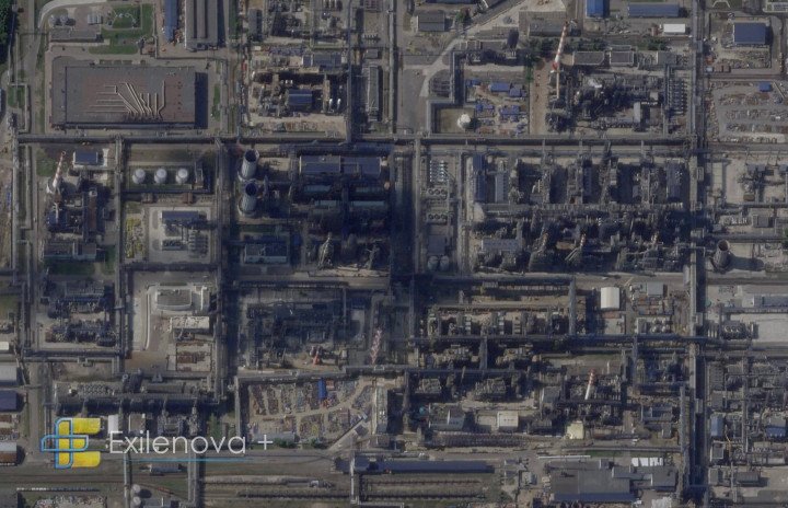 Overview of the Moscow Oil Refinery showing visible traces of firefighting activity following recent drone attacks. (Source: Exilenova+) Overview of the Moscow Oil Refinery showing visible traces of firefighting activity following recent drone attacks. (Source: Exilenova+)