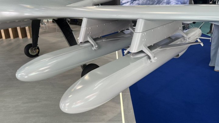 Close-up of one of the compact air-launched cruise missiles mounted under the wing of the reusable An-196 Liutyi drone. (Source: AksenovBBC/X) Close-up of one of the compact air-launched cruise missiles mounted under the wing of the reusable An-196 Liutyi drone. (Source: AksenovBBC/X)