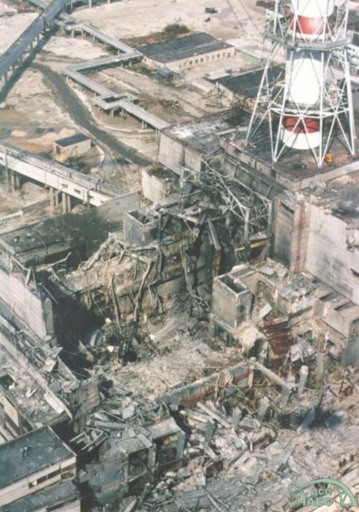 Reactor No. 4, immediate aftermath (color aerial), following the explosion, April 1986. Photo: open source