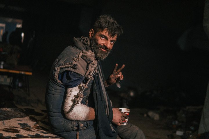 Esta foto, difundida el 10 de mayo de 2022 por el regimiento Azov, muestra al militar ucraniano herido Mykhailo Dianov en el interior de la fábrica siderúrgica Azovstal, en el este de Mariupol (Ucrania), en medio de la invasión rusa. (Fuente: Getty Images) Esta foto, difundida el 10 de mayo de 2022 por el regimiento Azov, muestra al militar ucraniano herido Mykhailo Dianov en el interior de la fábrica siderúrgica Azovstal, en el este de Mariupol (Ucrania), en medio de la invasión rusa. (Fuente: Getty Images)