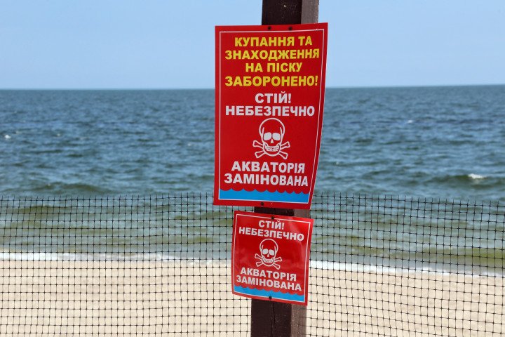 Barrier nets have been installed on the beaches of the Great Fountain seaside locality that is popular with tourists and locals to block access to the Black Sea due to the danger from mines, Odesa, southern Ukraine. (Source: Getty.) Barrier nets have been installed on the beaches of the Great Fountain seaside locality that is popular with tourists and locals to block access to the Black Sea due to the danger from mines, Odesa, southern Ukraine. (Source: Getty.)
