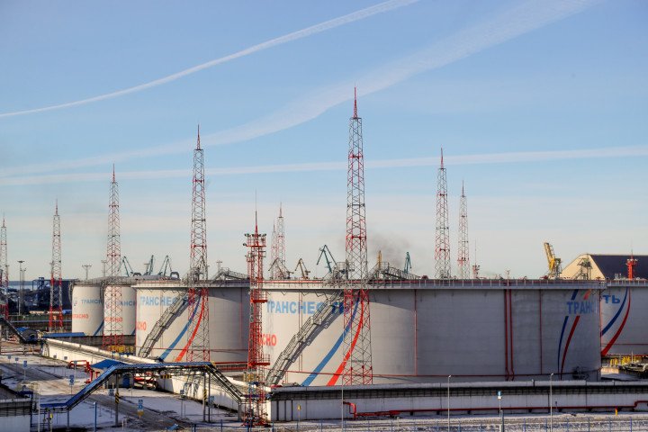 Tanks belonging to Transneft, a Russian state-owned company that operates the country's oil pipelines, at the Ust-Luga oil terminal. (Photo: Igor Grussak via Getty Images)