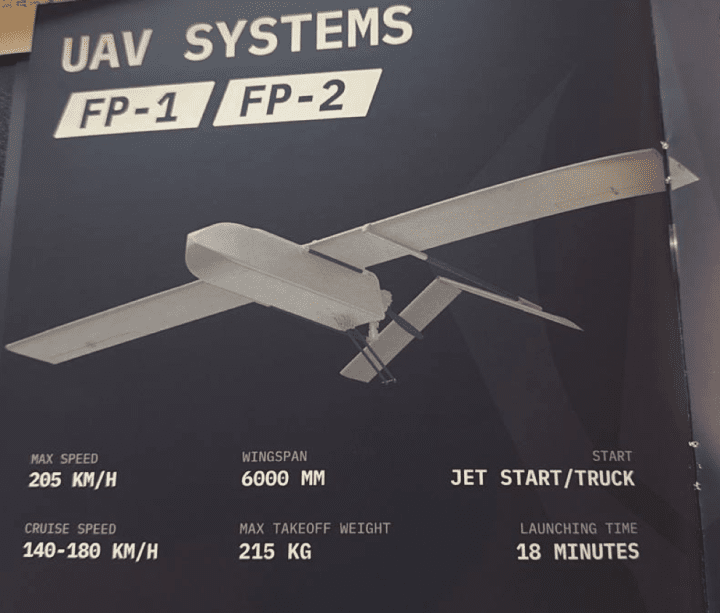 Especificaciones del dron de ataque FP-2: 6 m de envergadura, 215 kg de peso al despegue y 18 minutos de tiempo de lanzamiento. (Fuente: UNITED24 Media)